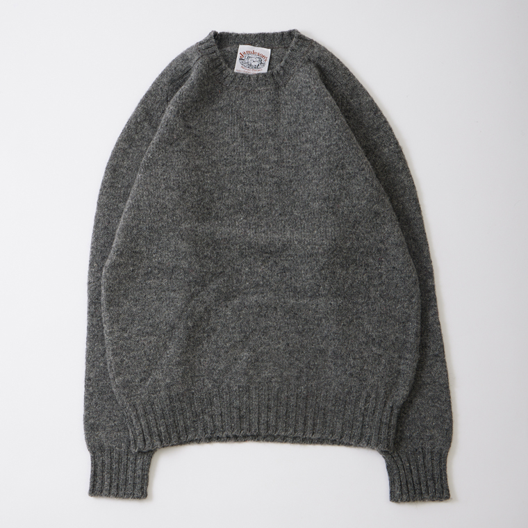 JAMIESON'S (ジャミーソンズ) SHETLAND PLAIN SADDLE SHOULDER CREW NECK ELBOW SUEDE PATCH - 326 OXFORD GREY_17 BROWN SUEDE