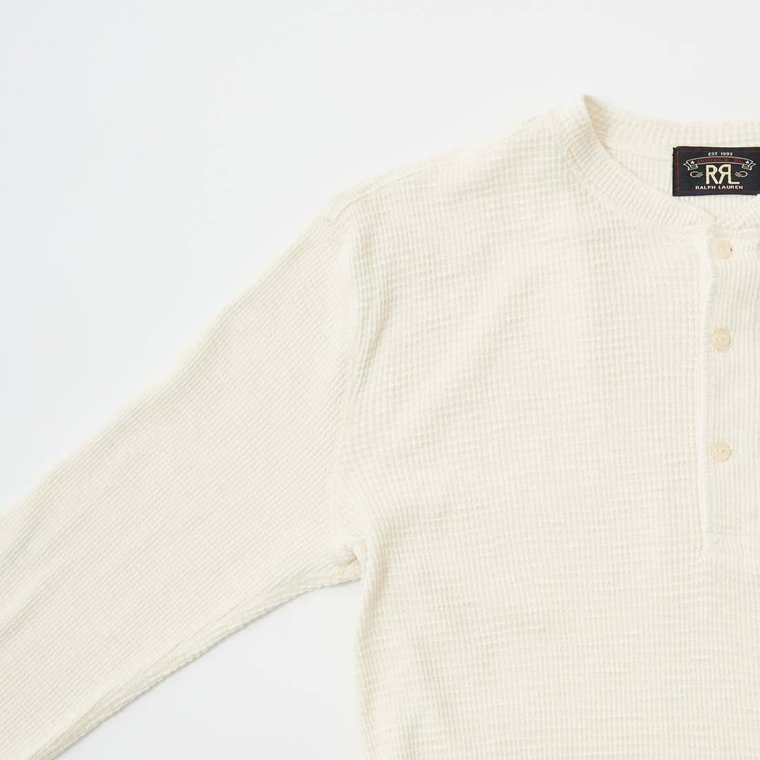 RRL(ﾀﾞﾌﾞﾙｱｰﾙｴﾙ)のワッフル素材を使用したヘンリーネックのカットソーの袖と裾