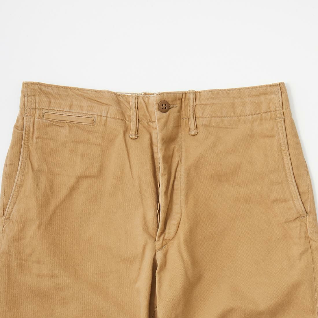 RRL(ﾀﾞﾌﾞﾙｱｰﾙｴﾙ)で定番モデルとなっているチノパンツ
