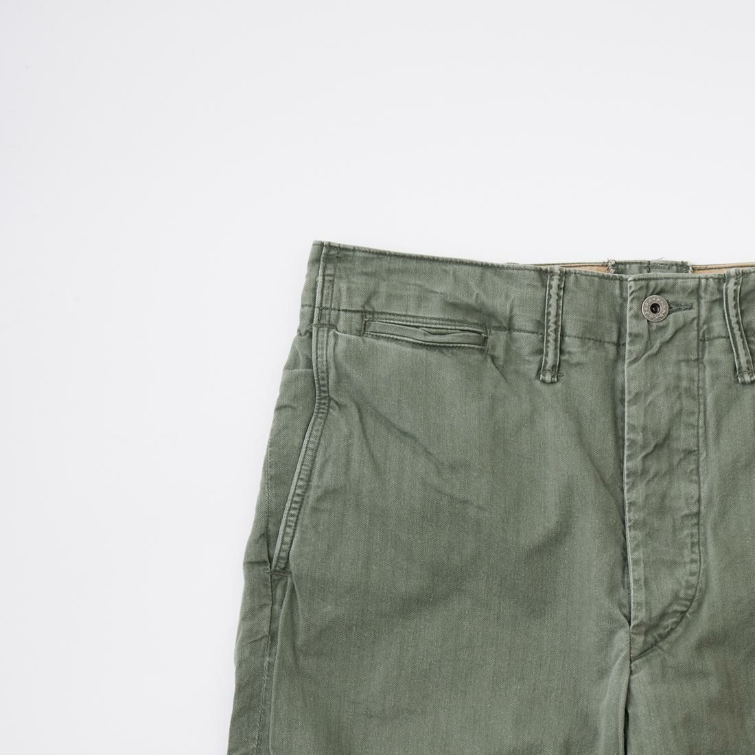 RRL(ﾀﾞﾌﾞﾙｱｰﾙｴﾙ)で定番モデルとなっているチノパンツ