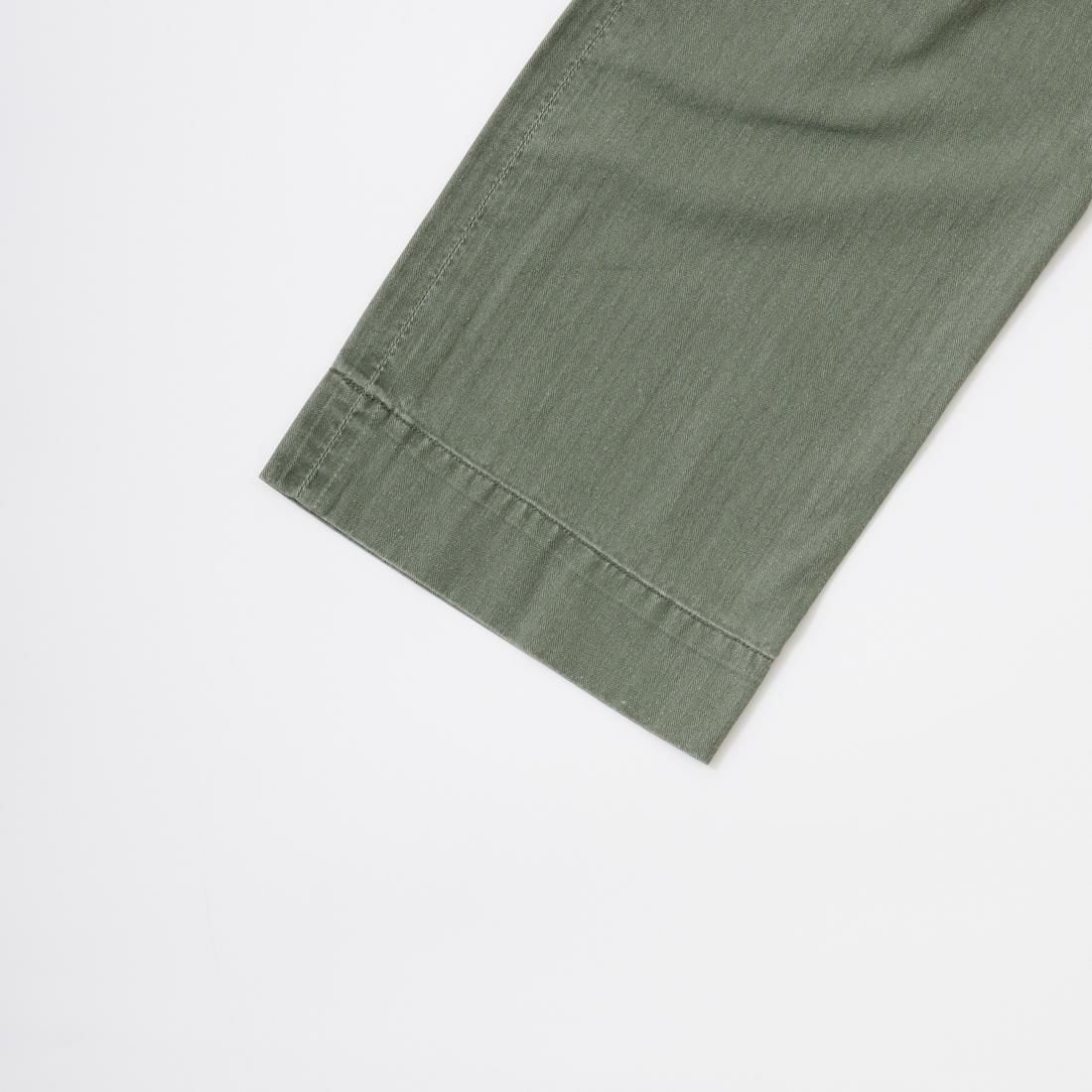 RRL(ﾀﾞﾌﾞﾙｱｰﾙｴﾙ)で定番モデルとなっているチノパンツ