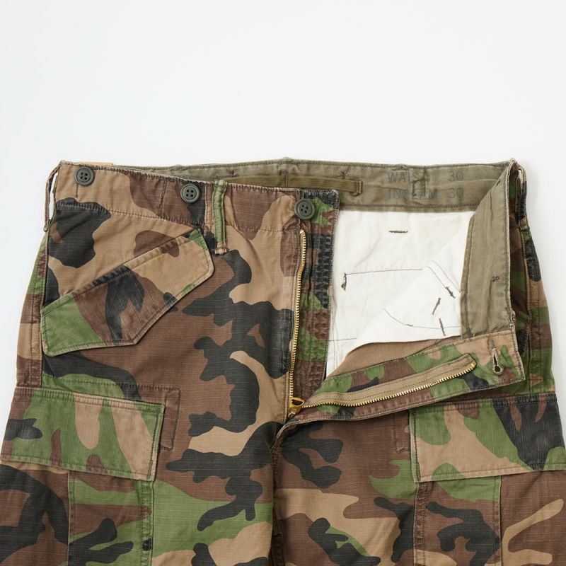 RRL(ﾀﾞﾌﾞﾙｱｰﾙｴﾙ)で定番モデルとなっている迷彩柄カーゴパンツのジップフライ