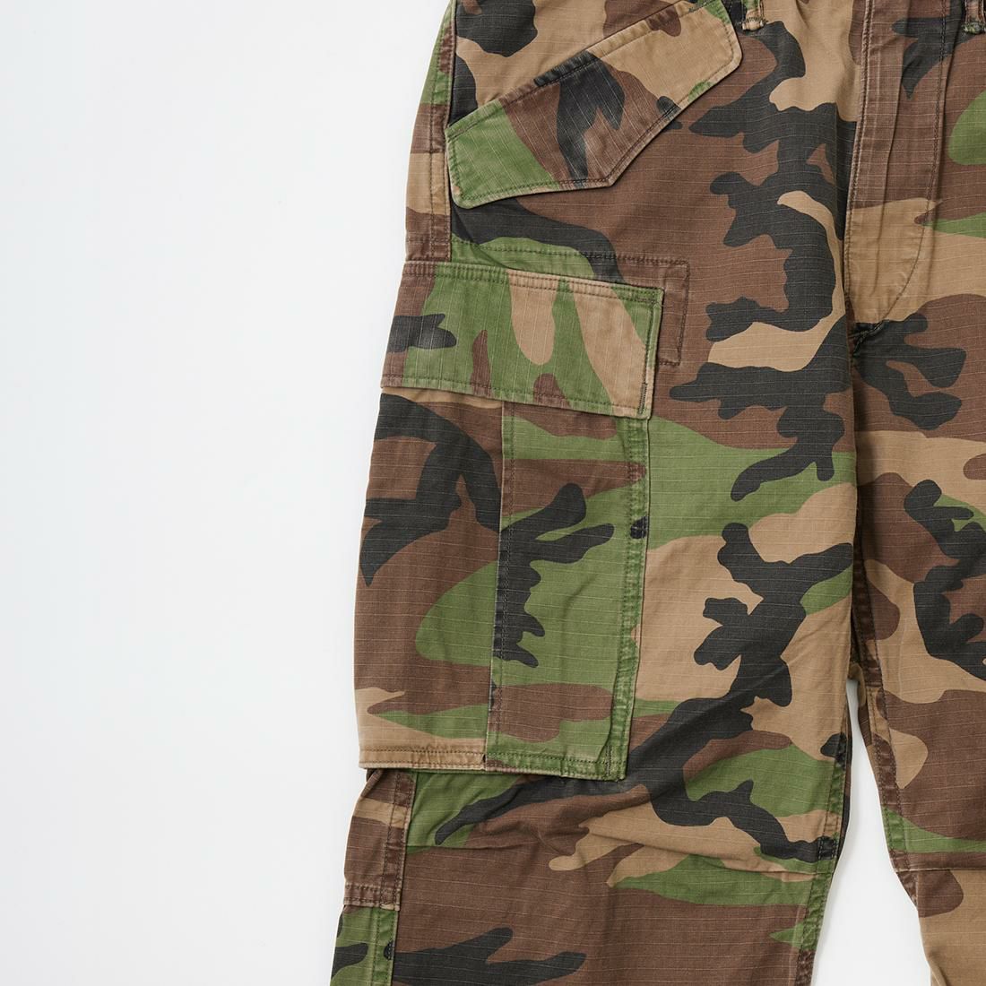 RRL(ﾀﾞﾌﾞﾙｱｰﾙｴﾙ)で定番モデルとなっている迷彩柄カーゴパンツ