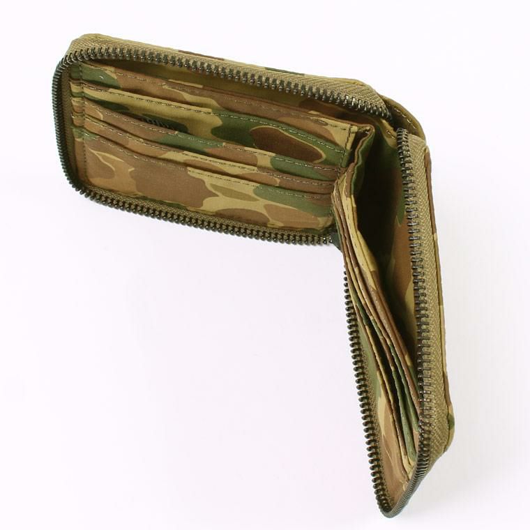 RRL(ﾀﾞﾌﾞﾙｱｰﾙｴﾙ)の小物グッズ、ナイロン素材のカモ柄ラウンドジップウォレット