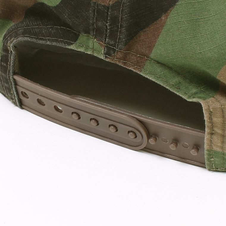 RRL(ﾀﾞﾌﾞﾙｱｰﾙｴﾙ)で定番モデルとなっているカモ柄のトラッカーキャップ