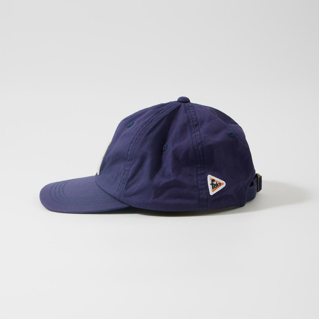 フェルコの使い勝手の良い薄いネイビーカラーキャップ