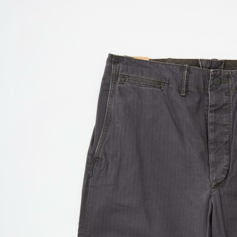 RRL(ﾀﾞﾌﾞﾙｱｰﾙｴﾙ)で定番モデルとなっているフィールドチノパンツ
