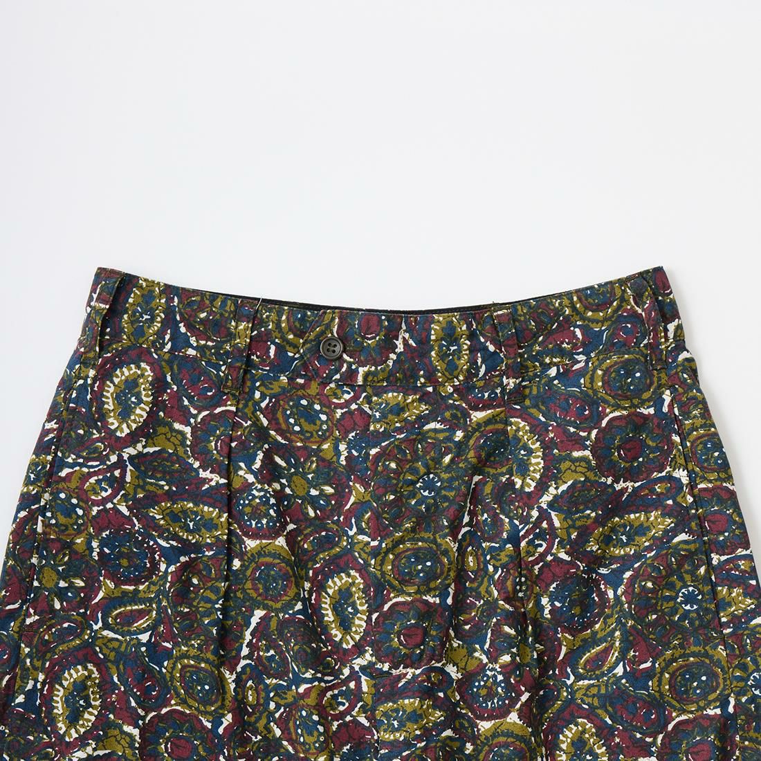 ENGINEERED GARMENTS 2023年春夏モデルのバティックプリント素材を使用したサンセットショーツ(MP285)