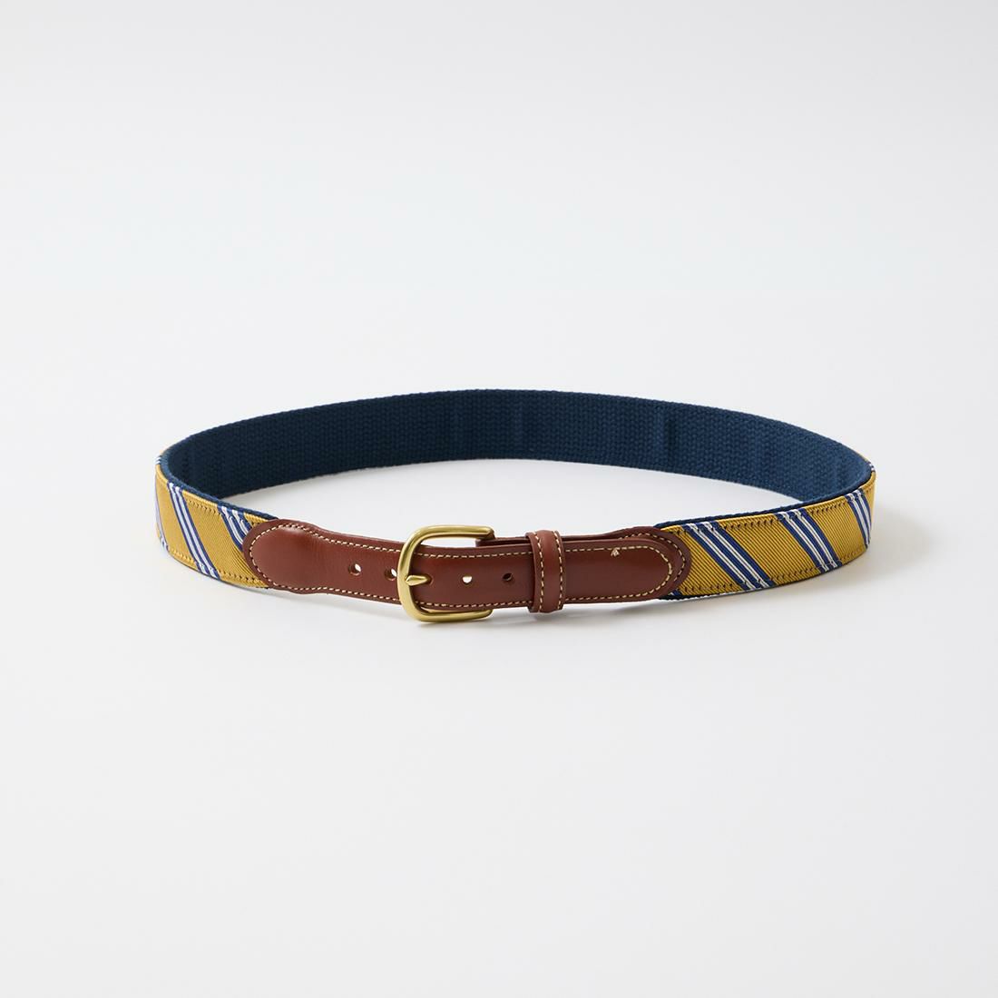 コットンキャンバスの上にシルクのネクタイが装飾されたベルト