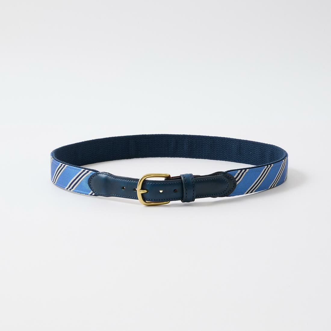 コットンキャンバスの上にシルクのネクタイが装飾されたベルト