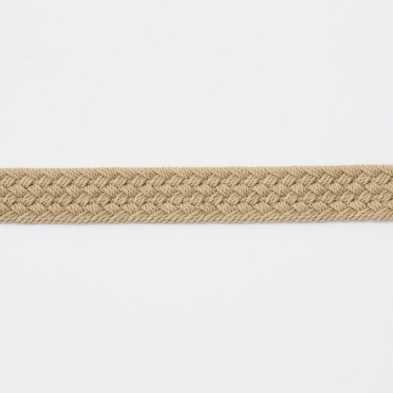 コットンキャンバスを使用した編み込み模様が特徴的なベルト