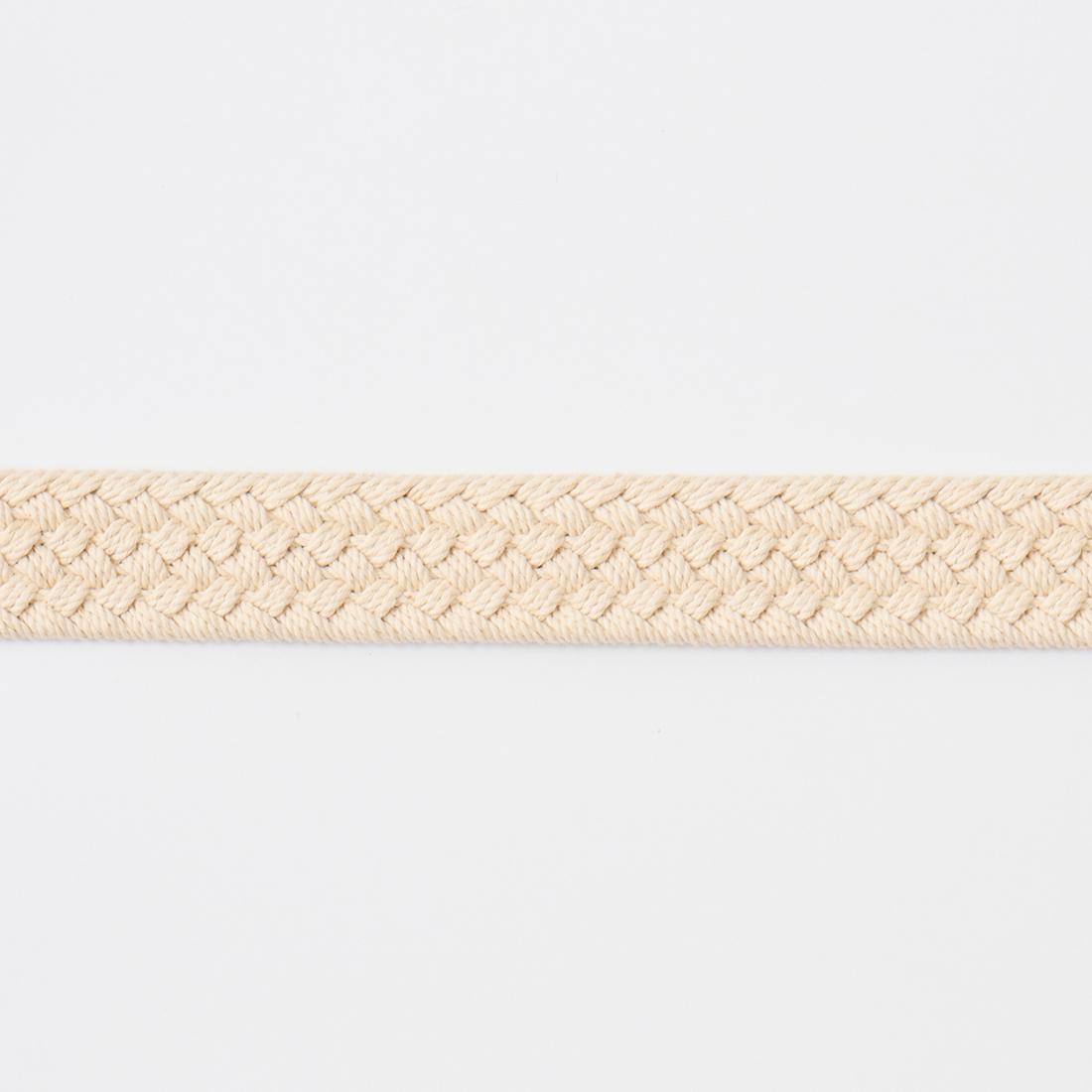 コットンキャンバスを使用した編み込み模様が特徴的なベルト